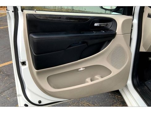 Used 2016 Dodge Grand Caravan SE w/ Quick Order Package 29E SE image 22