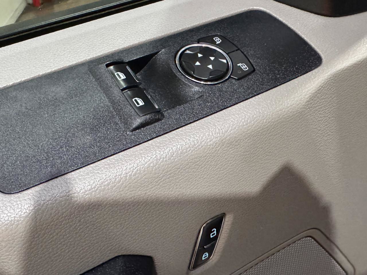Used 2019 Ford F550 4x4 Regular Cab Super Duty image 25