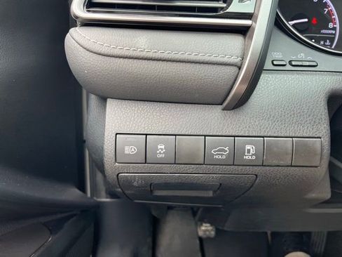 Used 2016 Toyota Camry XLE image 10