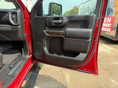 Used 2022 Chevrolet Silverado 3500 LT w/ Convenience Package AWD/4WD image 8