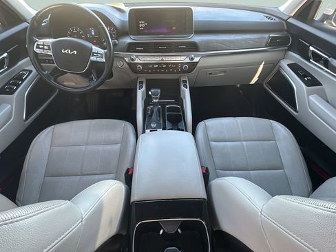 Used 2022 Kia Telluride EX w/ EX Premium Package FWD image 11