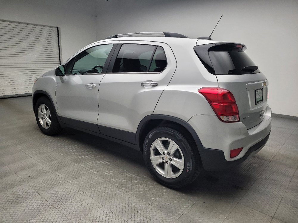 Used 2020 Chevrolet Trax LT w/ LT Convenience Package FWD image 3