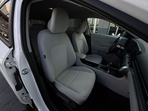 Used 2025 Hyundai Kona SEL image 36