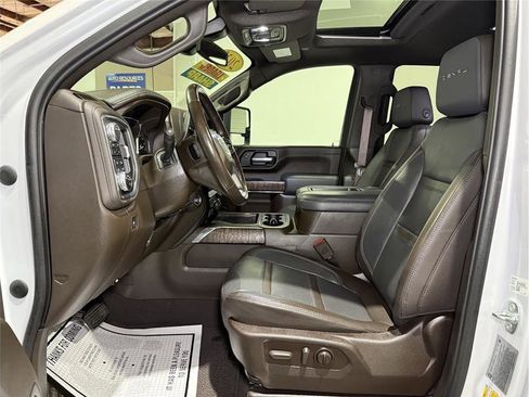 Used 2022 GMC Sierra 3500 Denali image 24