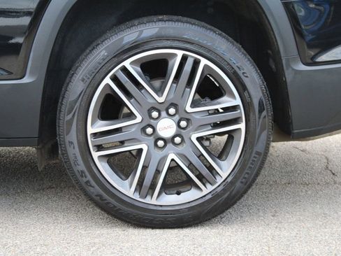 Used 2017 GMC Acadia SLT image 40