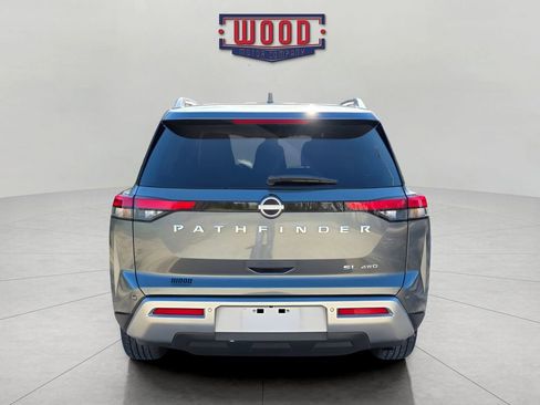 Used 2025 Nissan Pathfinder SL image 3