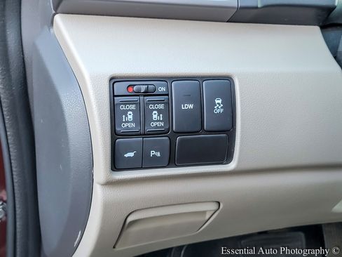 Used 2015 Honda Odyssey Touring Elite image 16