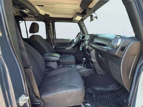 Used 2018 Jeep Wrangler Unlimited Sport w/ Quick Order Package 24W AWD/4WD image 14