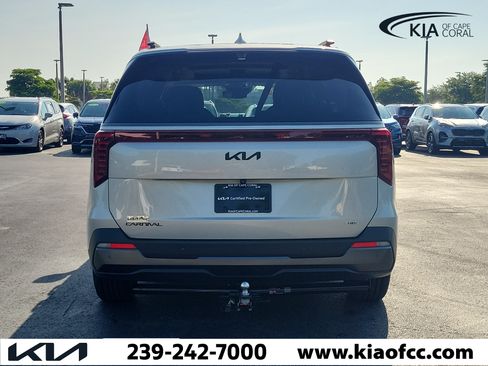Certified 2025 Kia Carnival SX Prestige FWD image 5