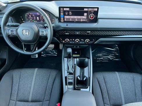 Used 2025 Honda Accord Sport image 13