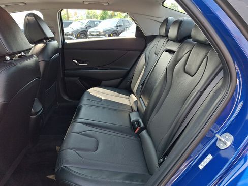 Certified 2023 Hyundai Elantra Limited FWD image 10