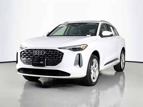 Certified 2025 Audi Q5 Premium Plus w/ Premium Plus image 3