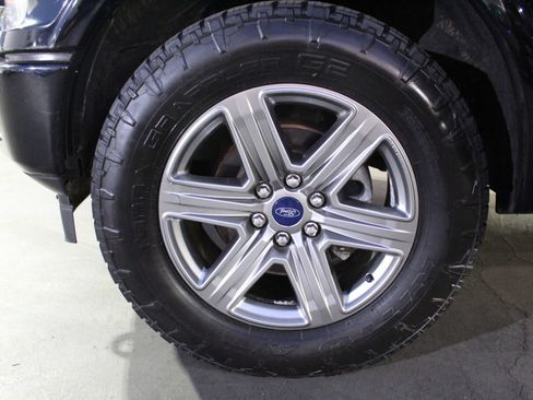 Used 2018 Ford F150 XLT w/ Equipment Group 302A Luxury AWD/4WD image 39