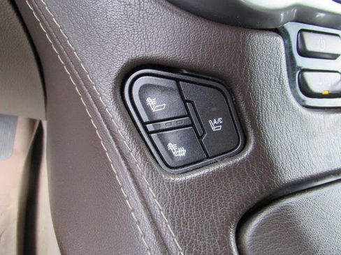 Used 2015 Chevrolet Suburban LTZ AWD/4WD image 21