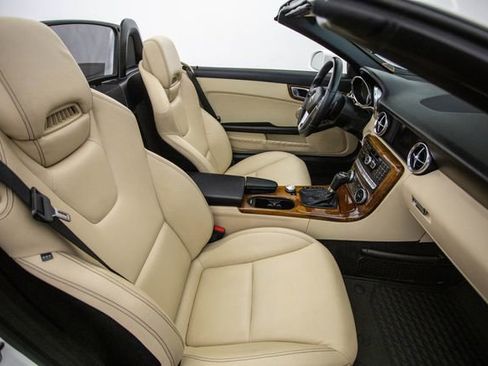 Used 2014 Mercedes-Benz SLK 250 2dr Roadster SLK 250 w/ Premium Package image 20