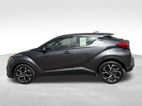 Used 2019 Toyota C-HR XLE FWD image 5