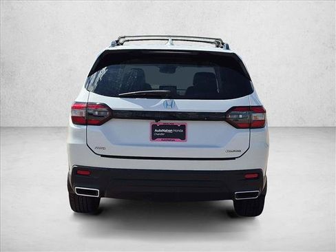 Used 2024 Honda Pilot Touring image 6