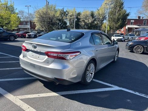 Used 2019 Toyota Camry XLE w/ Navigation Package image 5