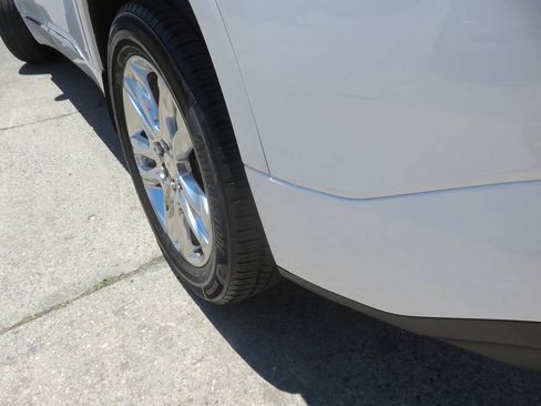 Used 2018 Chevrolet Traverse High Country AWD/4WD image 36