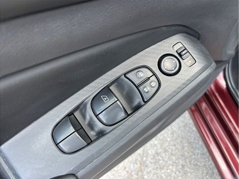 Used 2024 Nissan Altima 2.5 SV w/ SV Premium Package FWD image 22