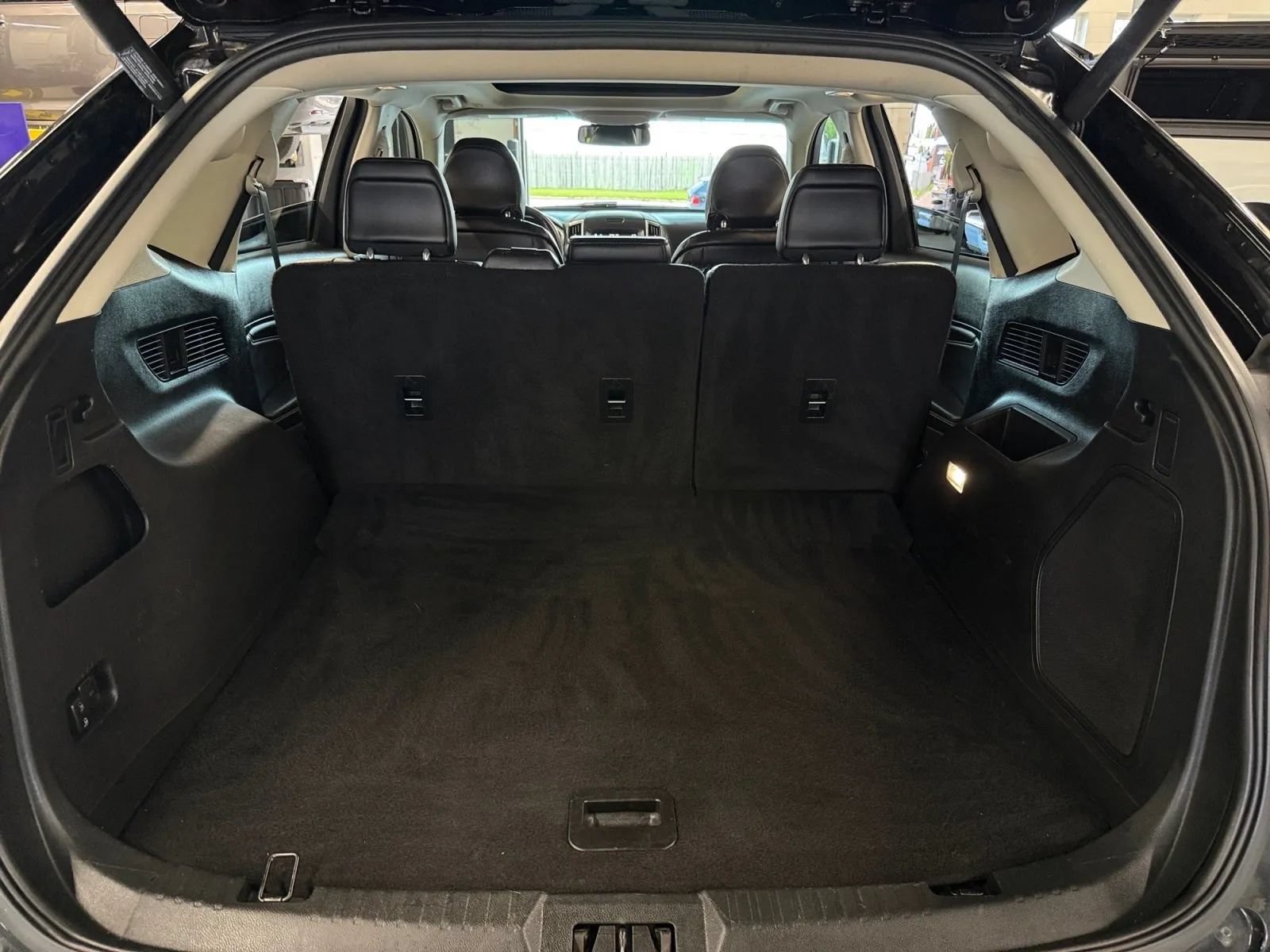 Used 2019 Ford Edge Titanium w/ Equipment Group 301A AWD/4WD image 20