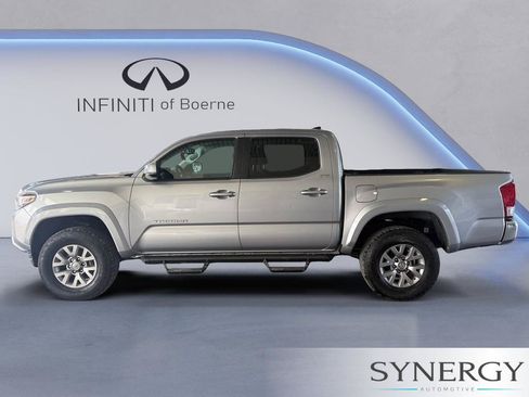 Used 2019 Toyota Tacoma SR5 RWD image 8