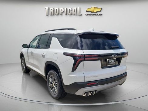 New 2026 Chevrolet Traverse LT image 2