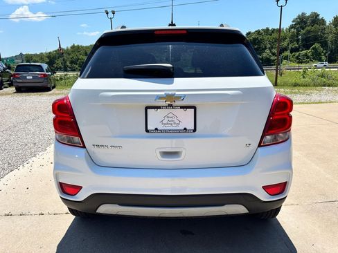 Used 2018 Chevrolet Trax LT w/ LT Convenience Package AWD/4WD image 3