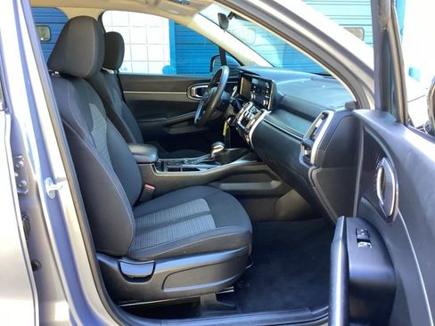 Used 2022 Kia Sorento LX FWD image 34