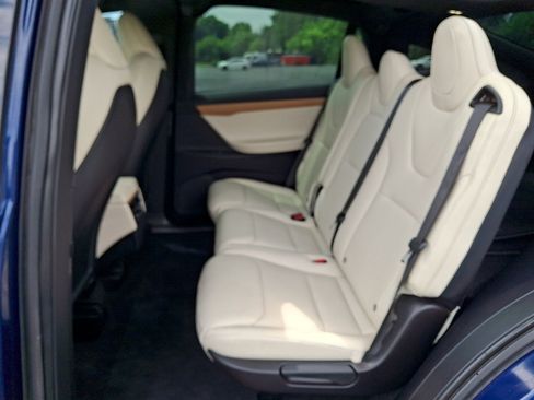 Used 2020 Tesla Model X Long Range AWD/4WD image 19