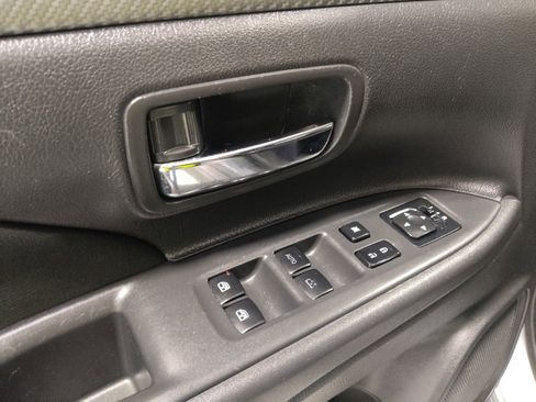 Used 2016 Mitsubishi Outlander SE image 27