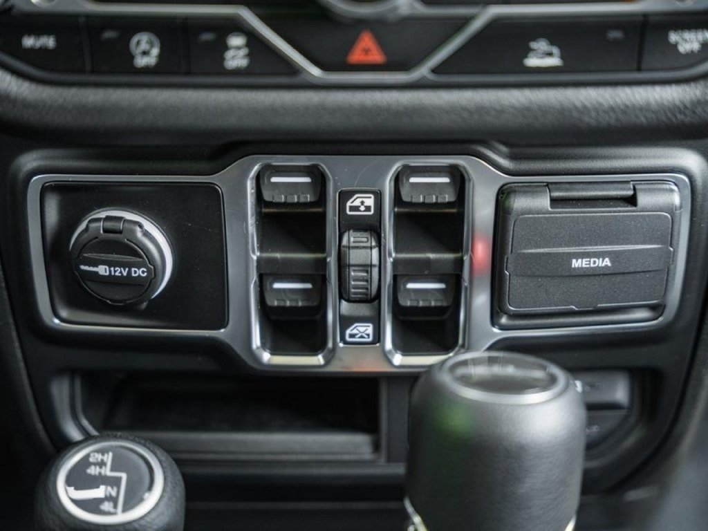 New 2025 Jeep Gladiator Sport AWD/4WD image 26