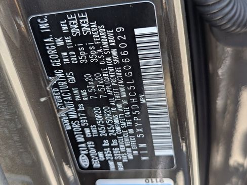 Used 2020 Kia Telluride SX w/ Towing Package AWD/4WD image 22