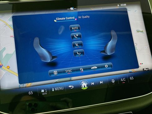 Used 2025 Mercedes-Benz E 350 Sedan image 17