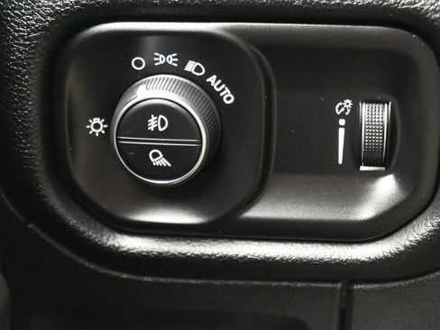 New 2026 RAM 1500 4x4 Crew Cab image 25