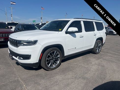 Used 2022 Jeep Wagoneer Series III w/ Premium Group I image 2