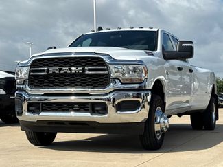 Used 2024 RAM 3500 Tradesman w/ Chrome Appearance Group AWD/4WD video 3