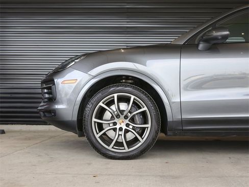 Certified 2023 Porsche Cayenne Coupe image 12