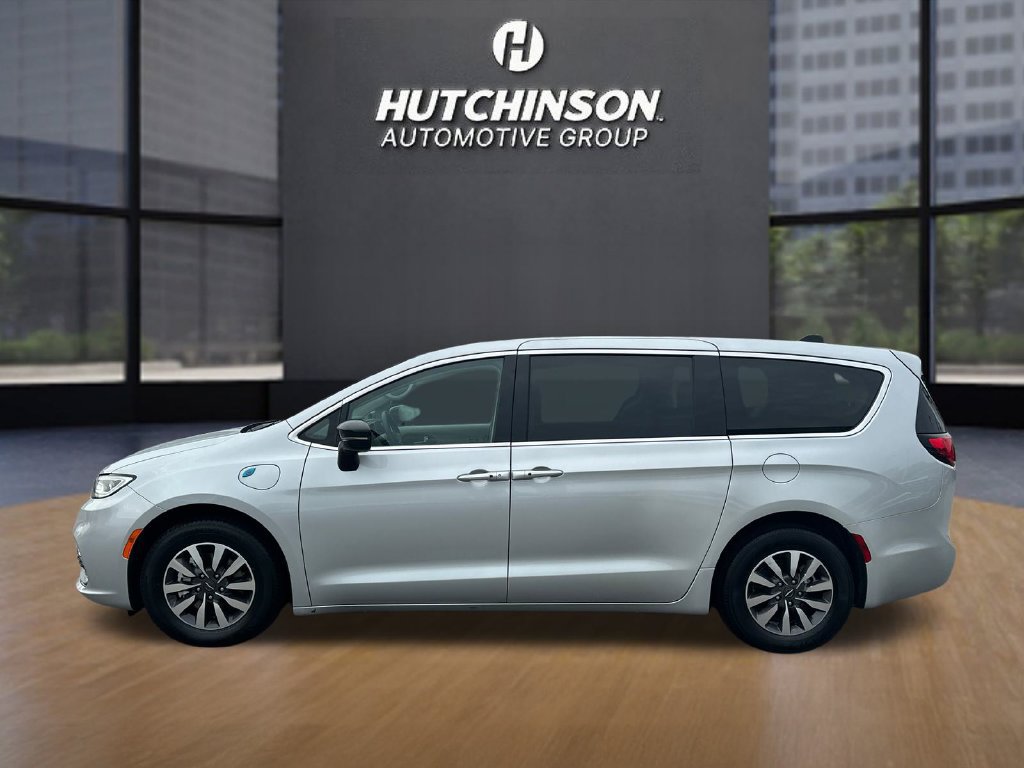 Used 2024 Chrysler Pacifica Limited FWD image 4