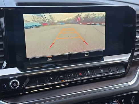 Used 2022 GMC Sierra 1500 SLT w/ SLT Convenience Package image 17