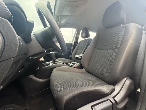 Used 2018 Nissan Rogue Sport S w/ S Appearance Package image 10