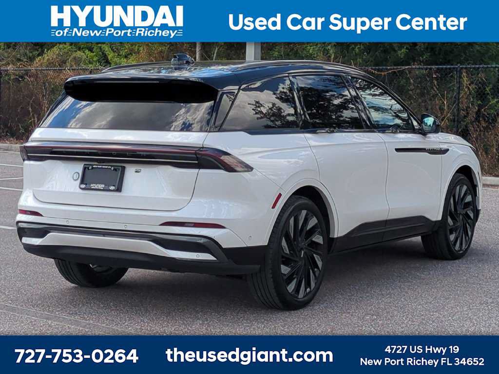 Used 2024 Lincoln Nautilus Reserve w/ Equipment Group 202A AWD/4WD image 5