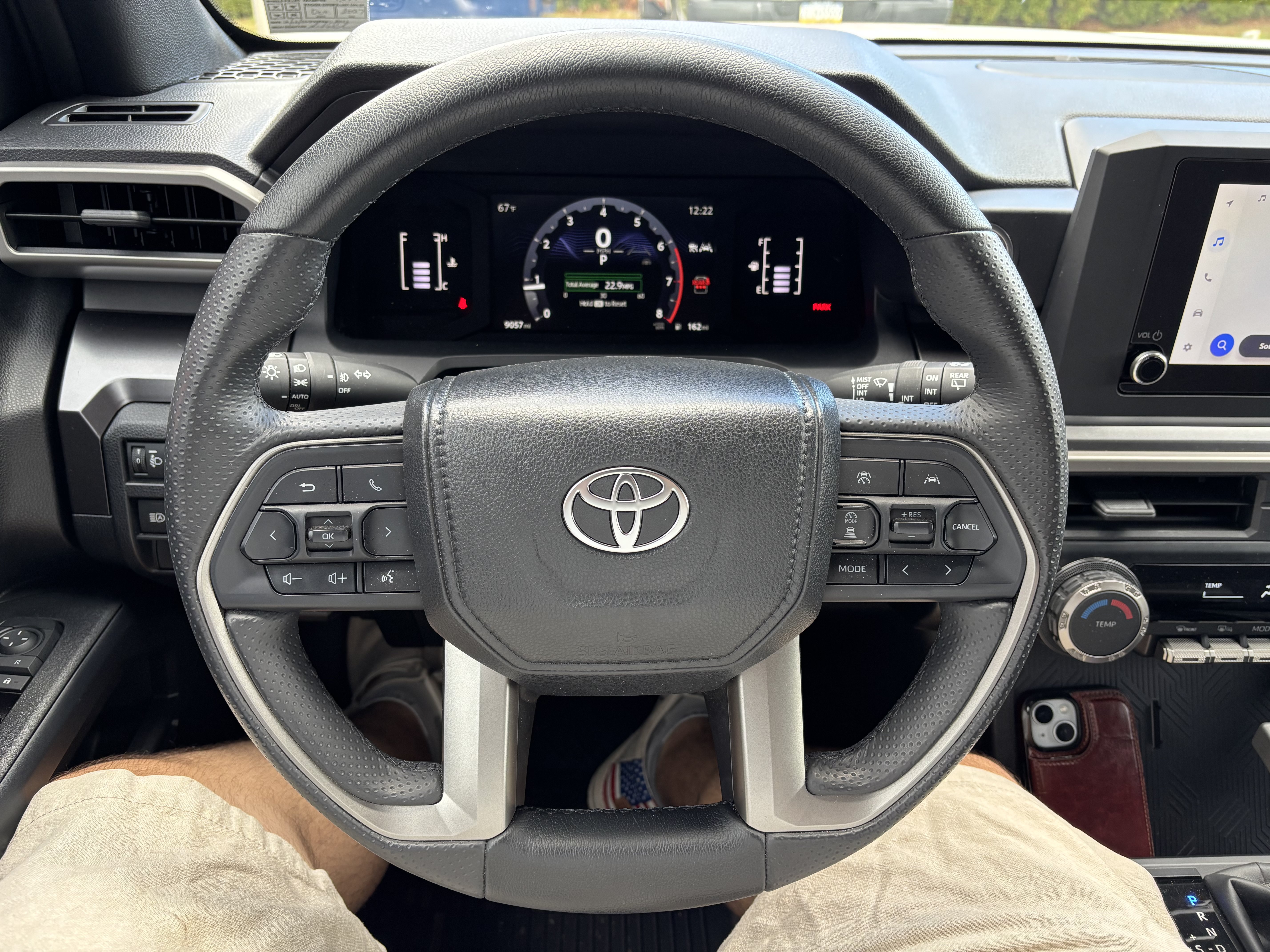 Used 2025 Toyota 4Runner SR5 AWD/4WD image 18
