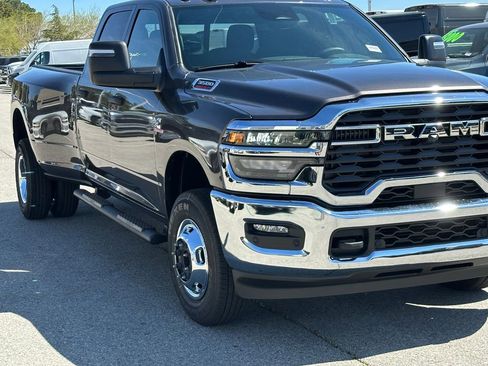 New 2026 RAM 3500 Tradesman AWD/4WD image 10