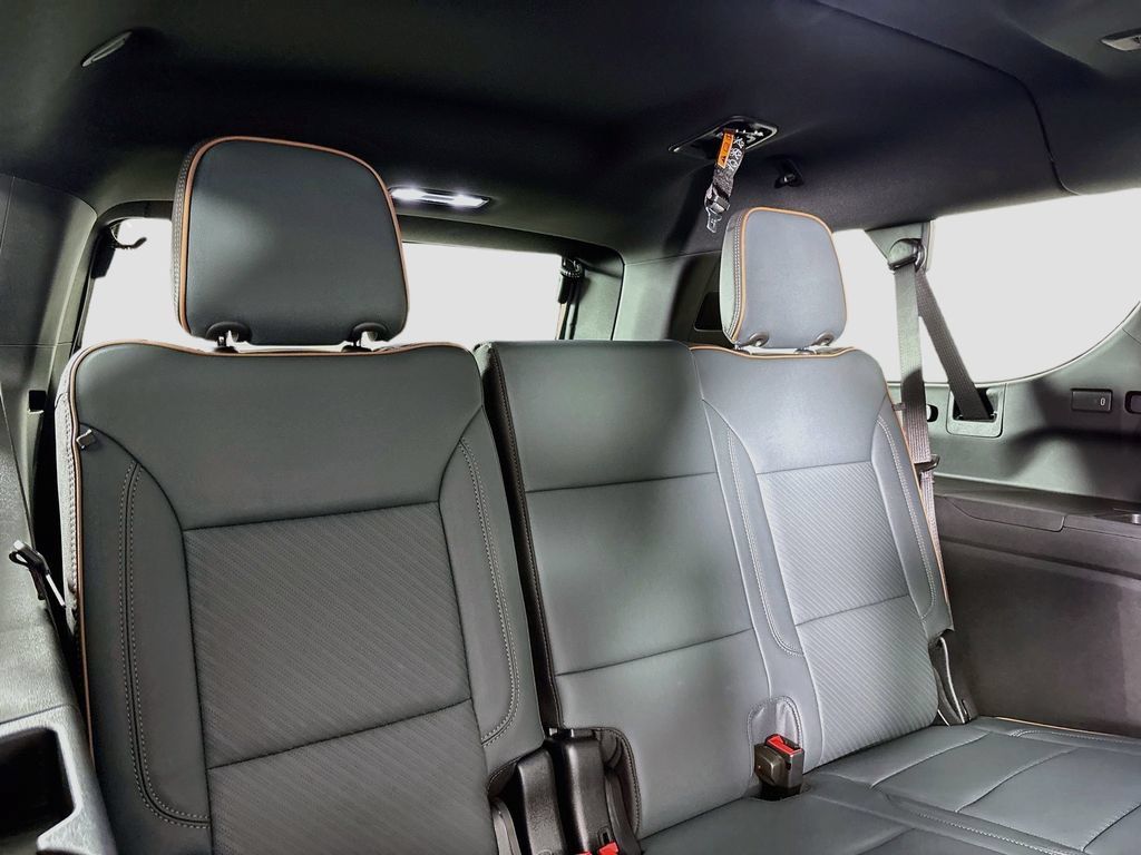 New 2026 GMC Yukon XL AT4 w/ AT4 Premium Package AWD/4WD image 28