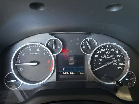 Used 2016 Toyota Tundra SR5 w/ SR5 Upgrade Package RWD image 12