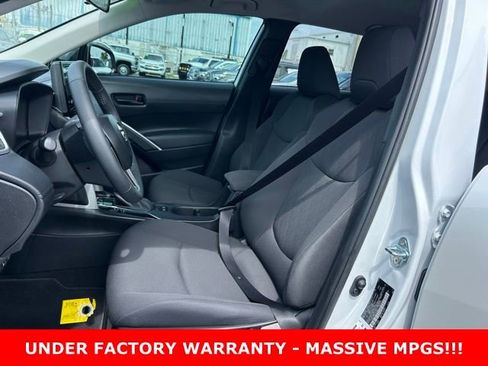 Used 2025 Toyota Corolla Cross LE FWD image 14