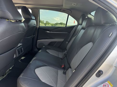 Used 2018 Toyota Camry XLE FWD image 29