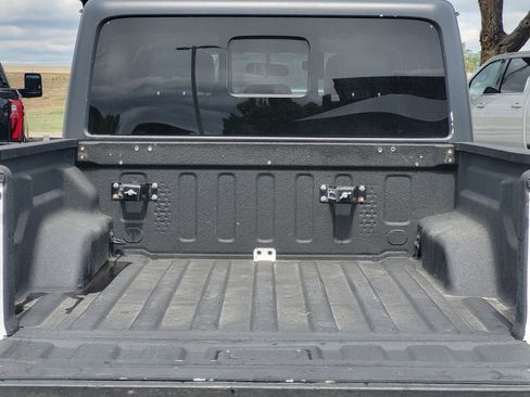 Used 2020 Jeep Gladiator Rubicon w/ Cold Weather Group AWD/4WD image 26