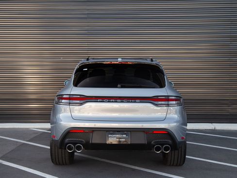 Certified 2026 Porsche Macan AWD/4WD image 10